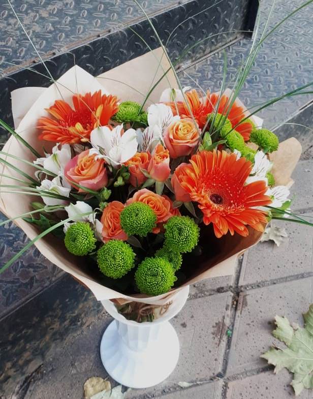 Букет цветов из: Герберы, Хризантемы, Альстромерии и Розы в Глазове