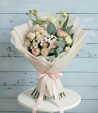 Букет цветов из:  Розы и Лизиантусы в Глазове