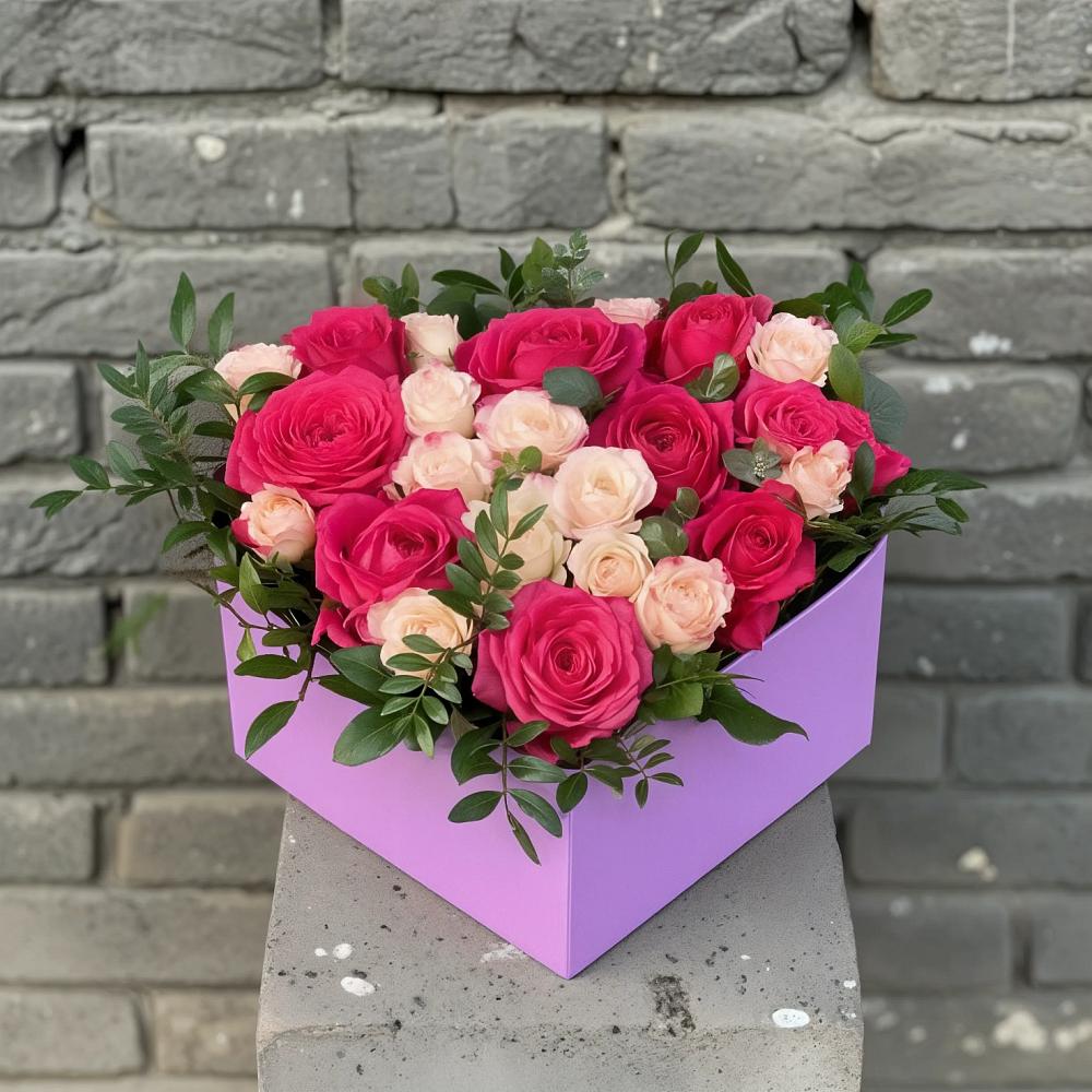 Цветочная композиция из Розы в коробке в Глазове