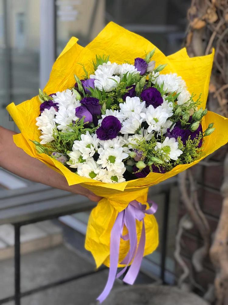 Букет цветов из: Ирисы, Хризантемы и Ромашки в Глазове