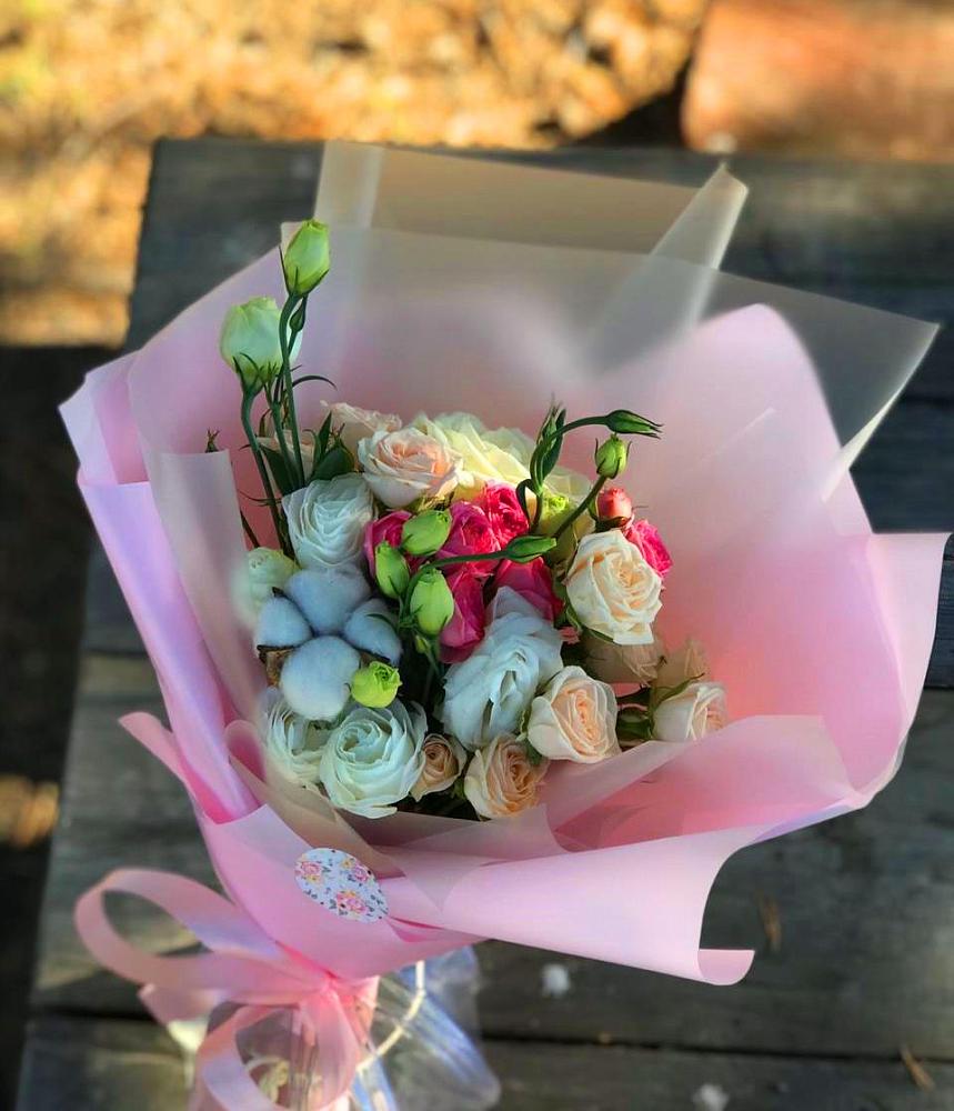 Букет цветов из: Розы и Лизиантусы в Глазове