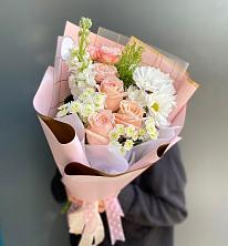 Букет цветов из:  Хризантемы и Розы в Глазове