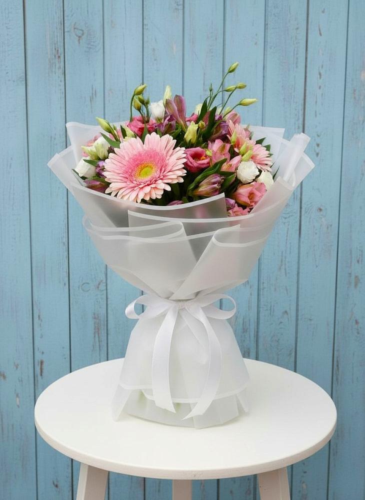 Букет цветов из: Герберы, Альстромерии и Лизиантусы в Глазове