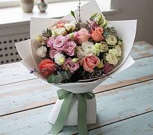 Букет цветов из:  Розы, Лизиантусы и Гвоздики в Глазове