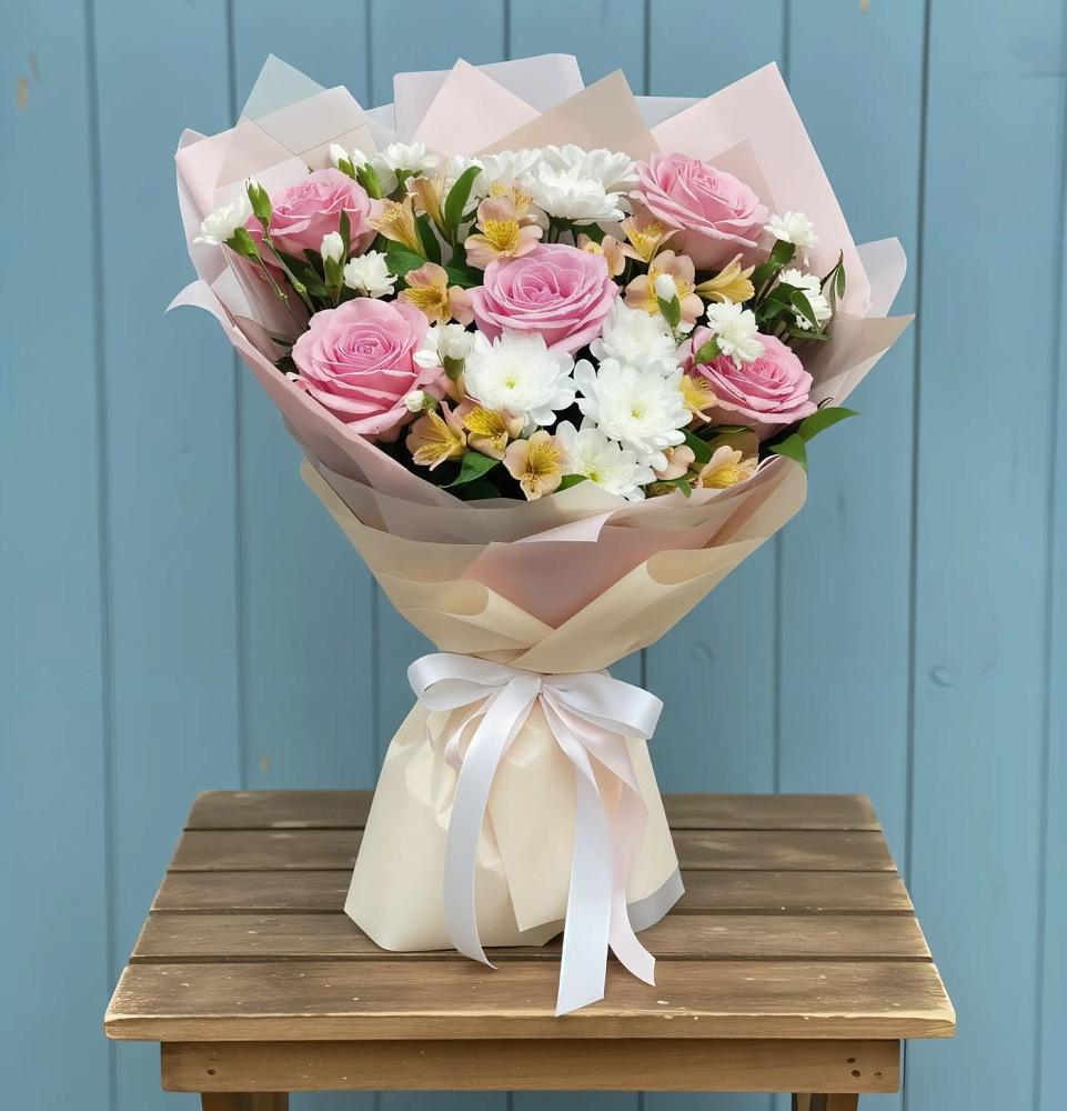 Букет цветов из: Гвоздики, Орхидеи и Розы в Глазове